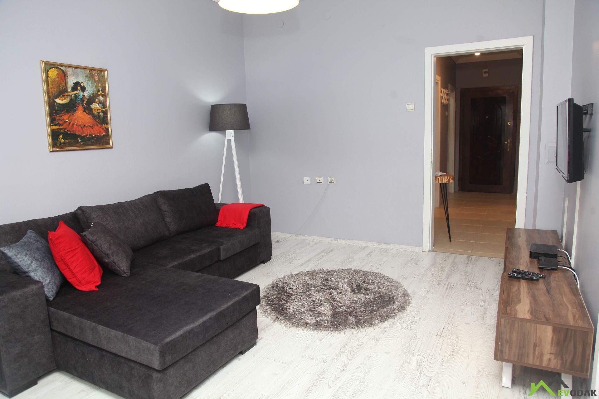 Evodak provides centrally located, fully furnished apartments